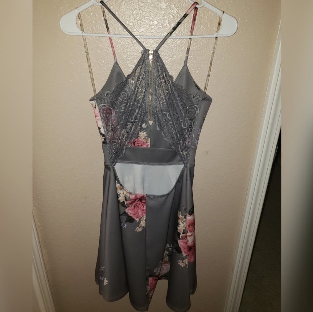 Dress - Picture 5 of 8